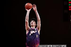 直播吧:余嘉豪基本确定下赛季重返CBA 目前只差澄清信