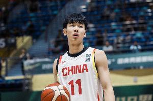 媒体人:张博源在路易斯维尔融入的非常好 NCAA适合开朗上进球员