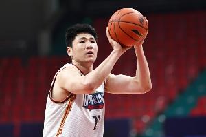媒体人:赵柏清在B联赛打好了能对CBA做大贡献 打不好就砸招牌了