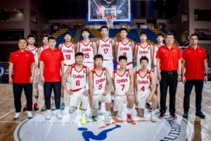 苏群:只要年龄是真的 中国U18男篮输给澳大利亚也是可喜可贺